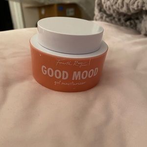 Fourth Ray Beauty “Good Mood” geo moisturizer NOWB